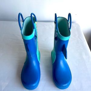Boys shark rain boots size 1